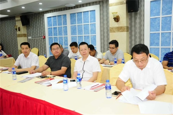 珠海市室內環境凈化行業協會第一屆會員代表大會第一次會議”現場部分代表 珠海市室內環境凈化行業協會第一屆會員代表大會第一次會議”現場部分代表